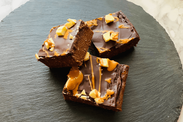Süßkartoffel Brownies - Mit Walnüssen und leckerem Schokoladen-Guss